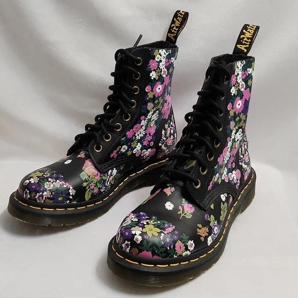 Dr. Martens 1460 Pascal Vintage Floral Leather Lace-up Black Boots (W Size 6) - Picture 4 of 12